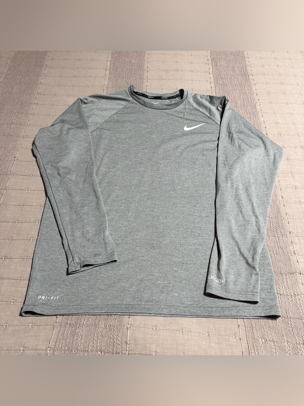 Nike Swim Men's Gray Dri-FIT UPF 40+ Long Sleeve Size Medium